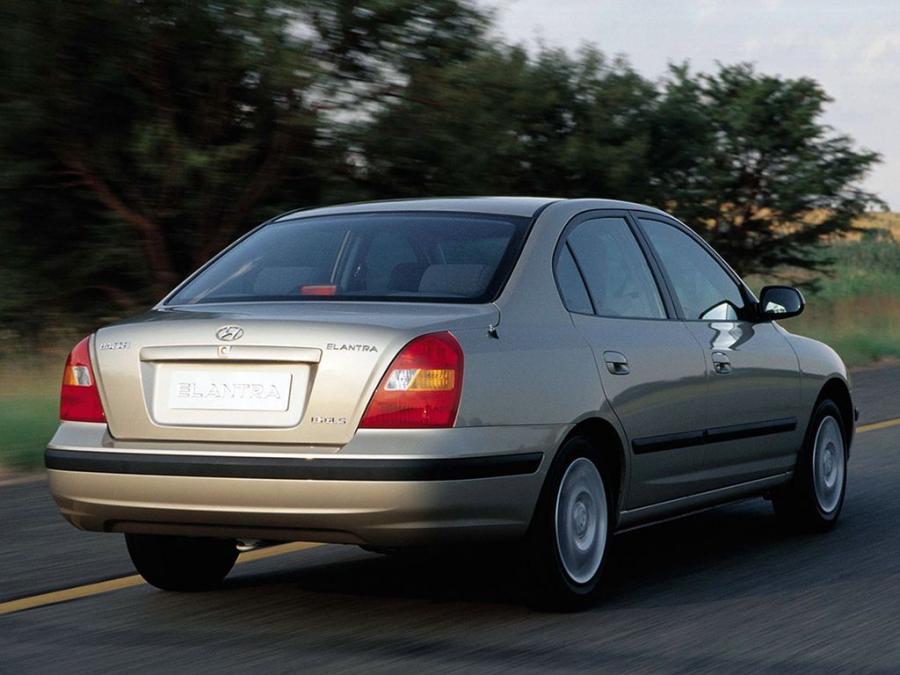  Hyundai Elantra Sedan 2003 года  (ZA) (фото 9 из 16)